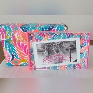 LILLY PULITZER Picture frame. 4x6 Glass and Lucite. New in box